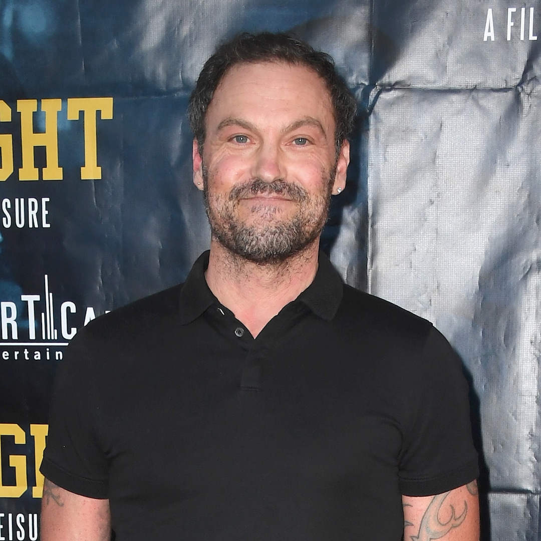 Brian Austin Green Sends Message to Critics of His Newly Shaved Head – E! Online